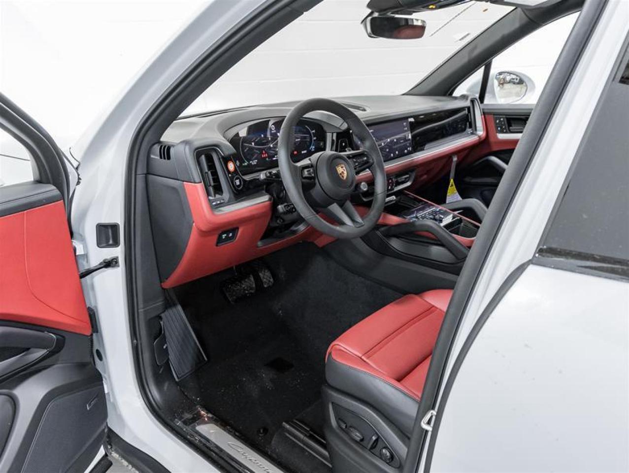 2025 Porsche Cayenne  Photo