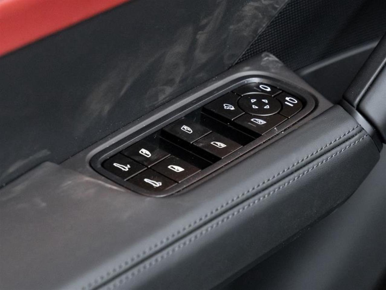 2025 Porsche Cayenne  Photo