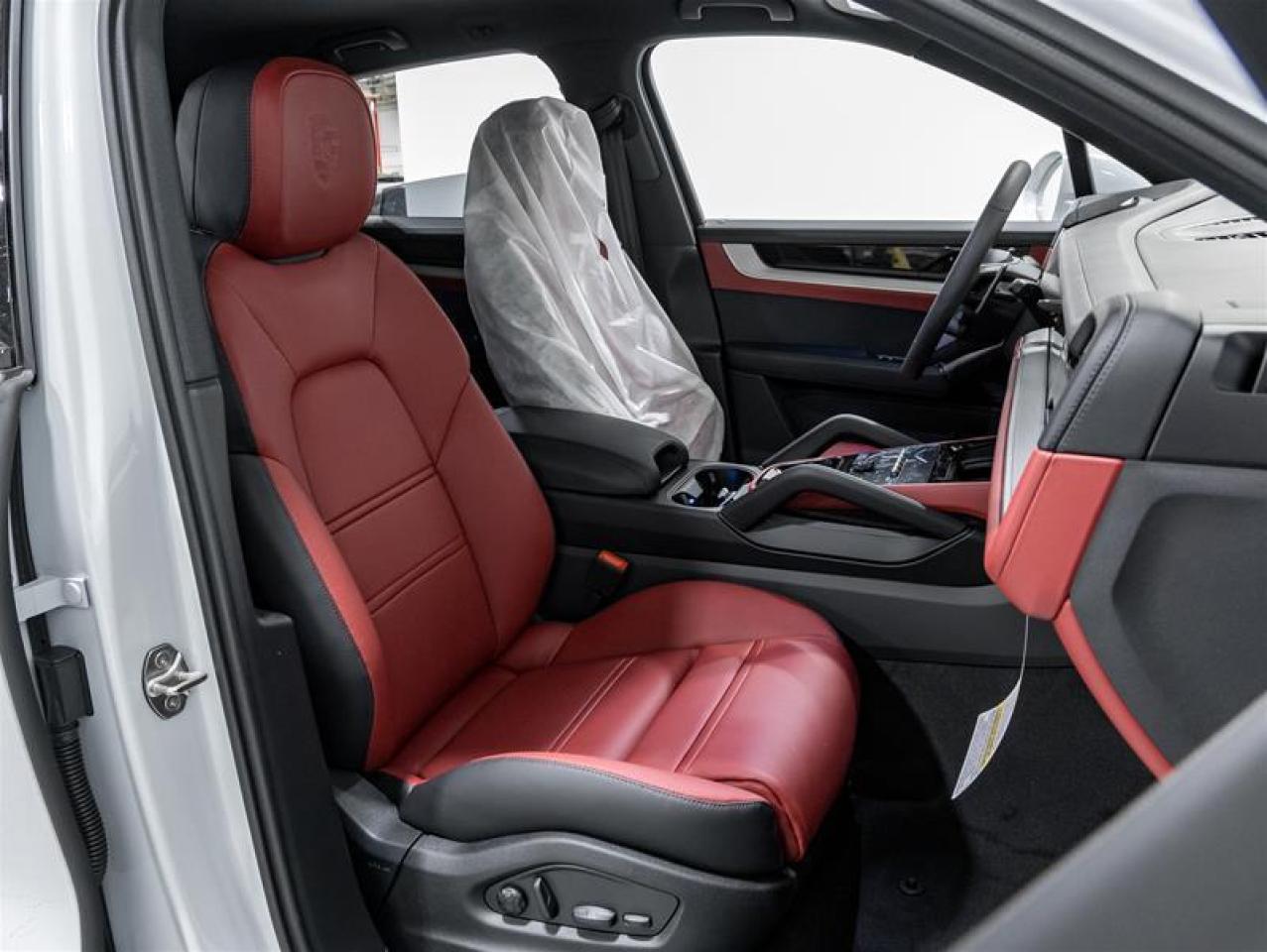 2025 Porsche Cayenne  Photo