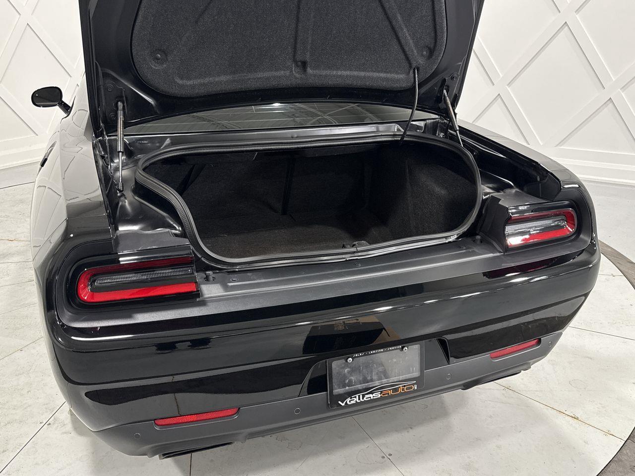 2023 Dodge Challenger SRT Hellcat 2dr Rear-Wheel Drive Coupe Photo