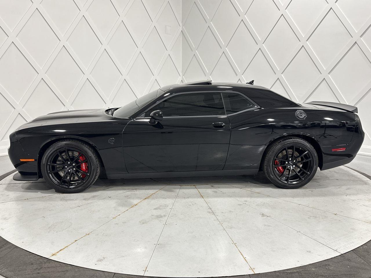 2023 Dodge Challenger SRT Hellcat 2dr Rear-Wheel Drive Coupe Photo