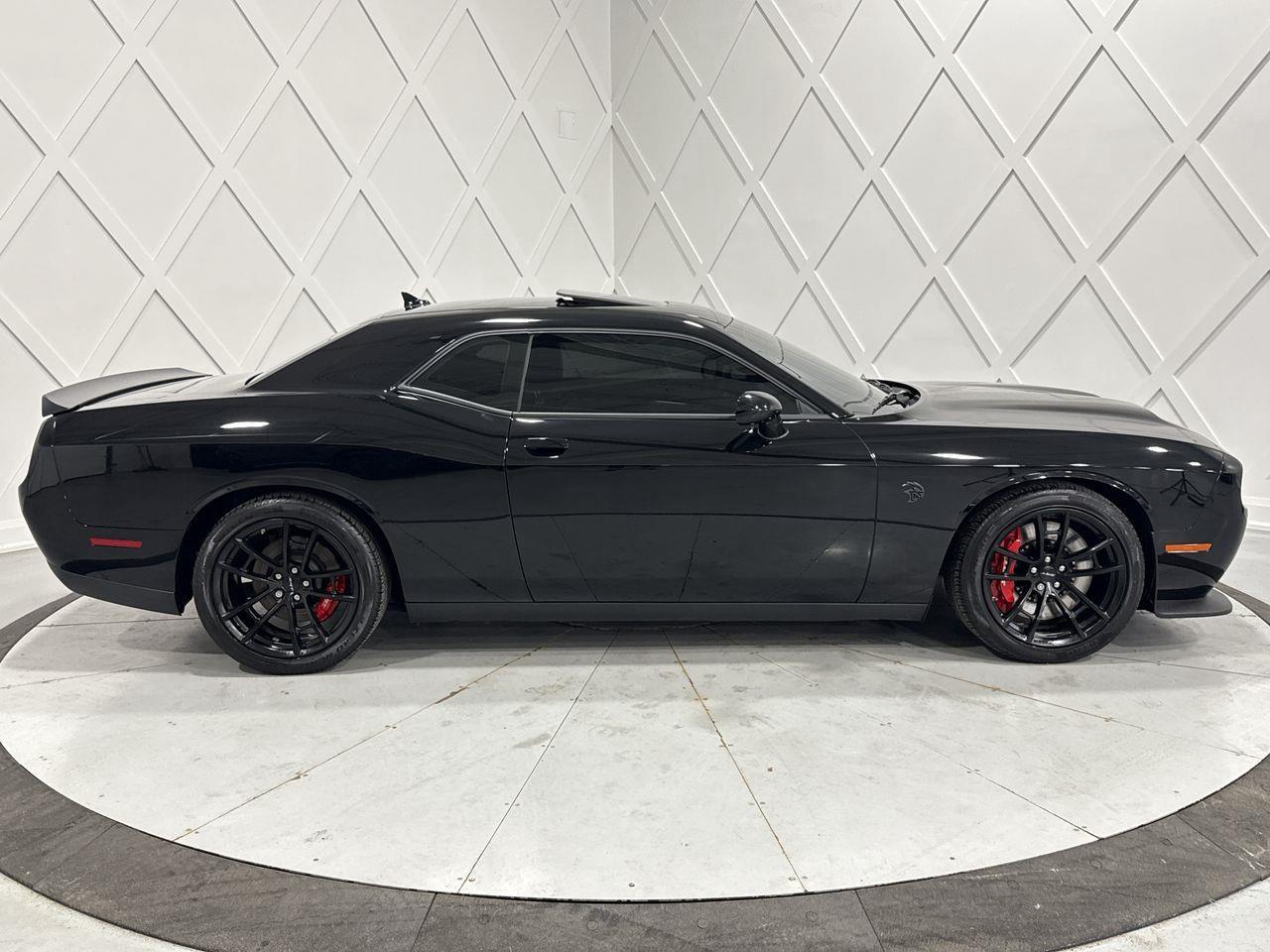 2023 Dodge Challenger SRT Hellcat 2dr Rear-Wheel Drive Coupe Photo