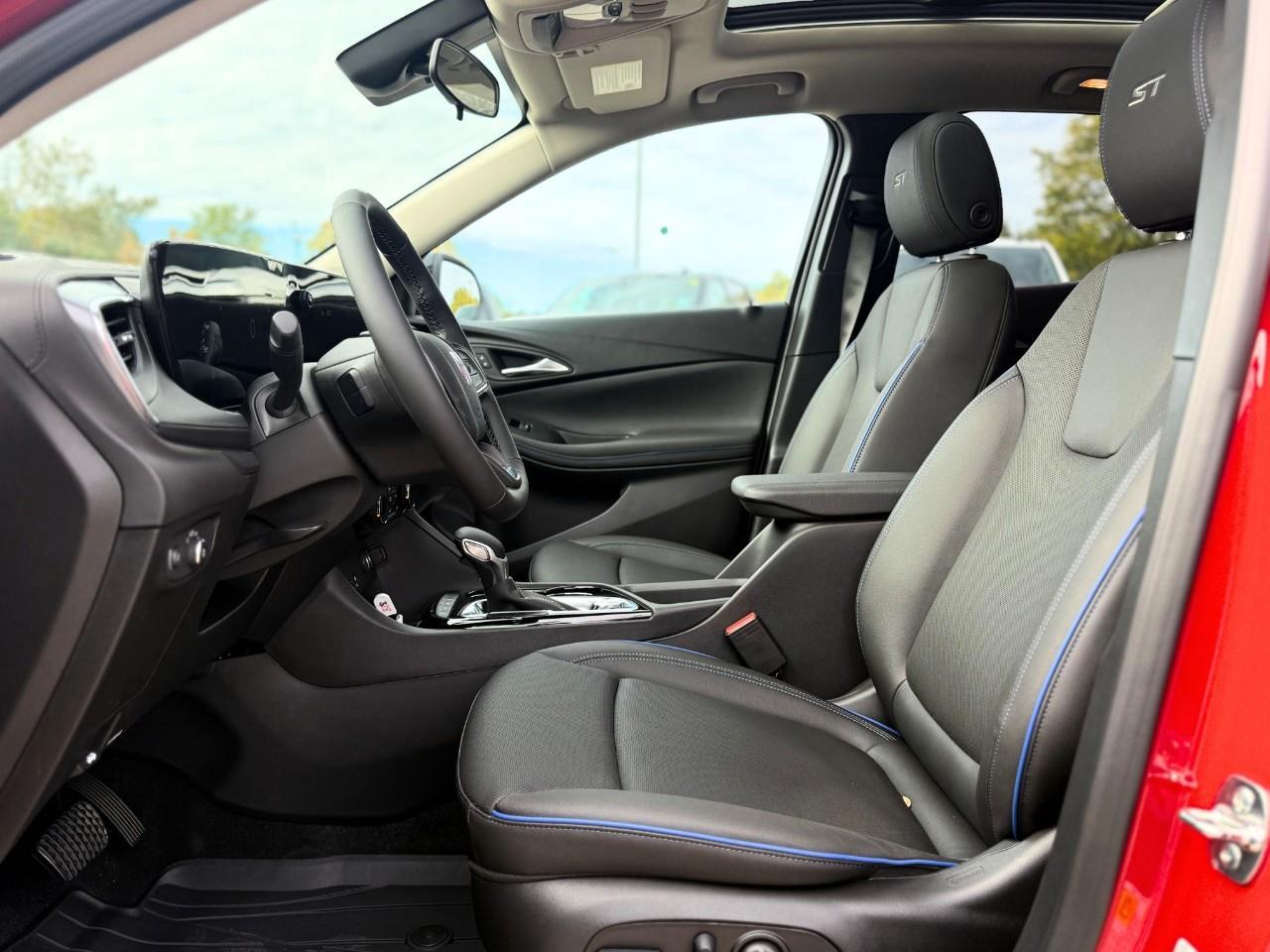 2026 Buick Encore GX Sport Touring 4dr All-Wheel Drive Photo4