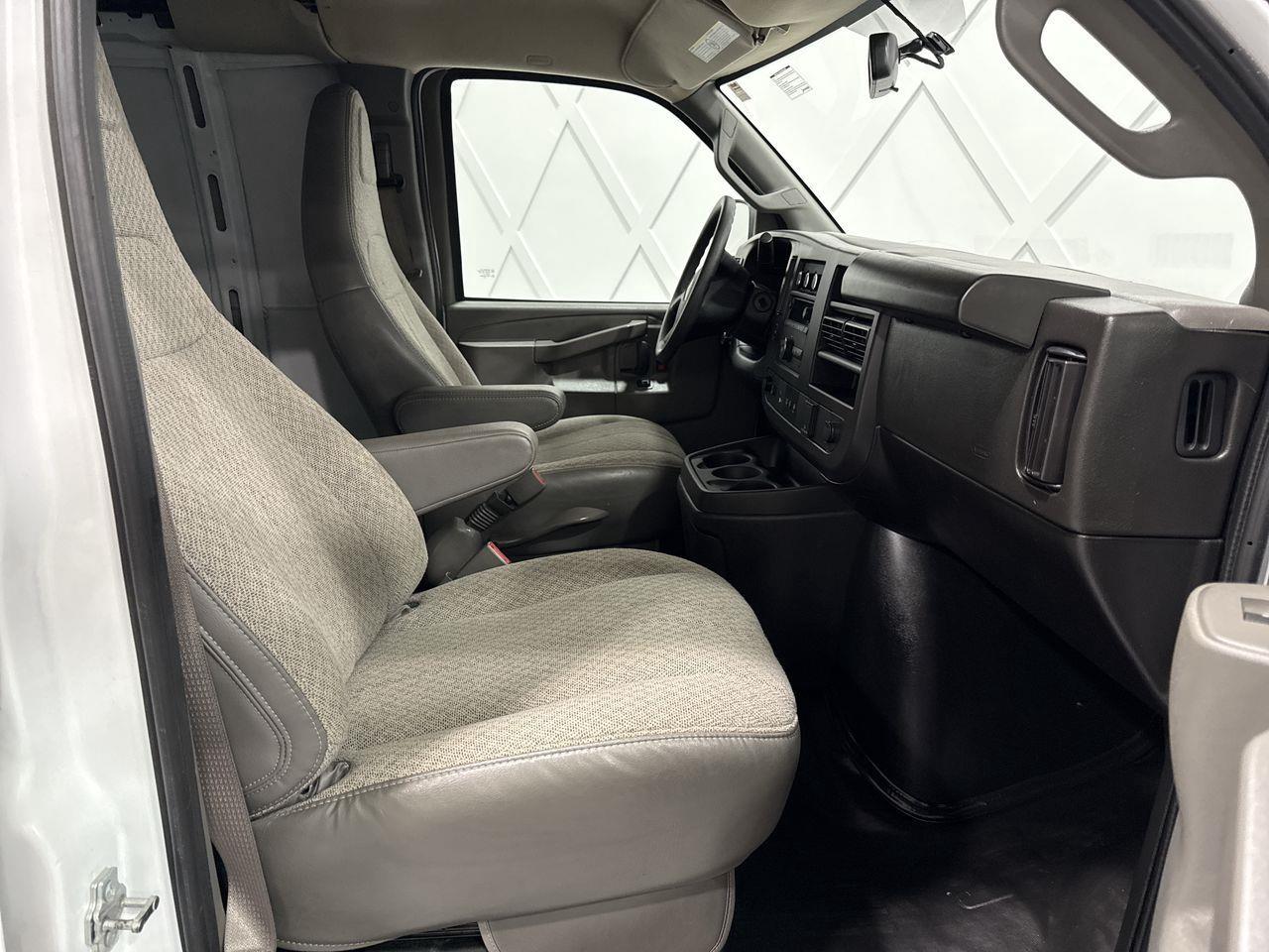 2024 GMC Savana 2500 Work Van Rear-Wheel Drive Cargo Van Photo