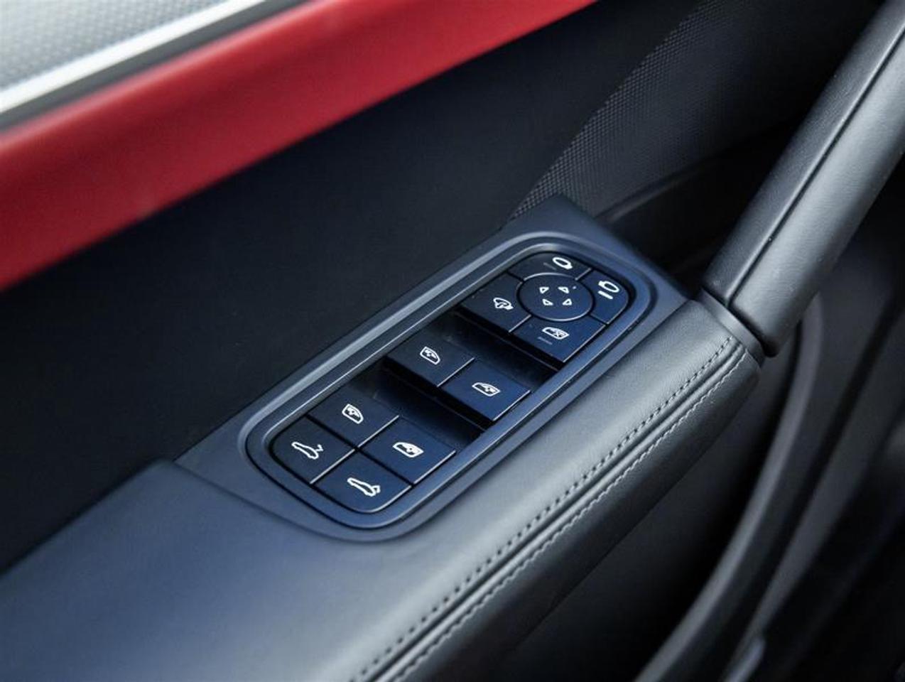 2026 Porsche Cayenne  Photo