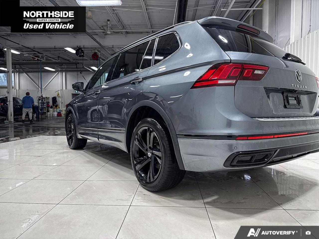 2023 Volkswagen Tiguan Comfortline R-Line Black 4dr All-Wheel Drive 4MOTION Photo