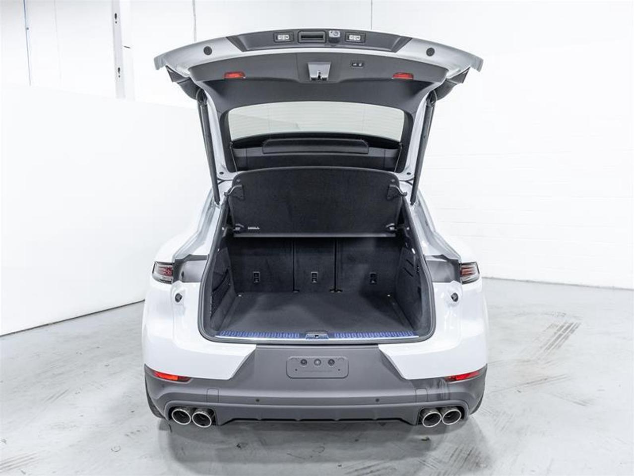 2026 Porsche Cayenne  Photo