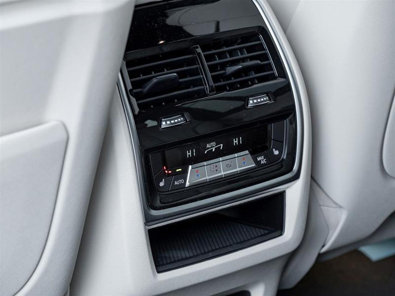 2026 BMW X7 xDrive40i 4dr All-Wheel Drive Sports Activity Vehicle Photo