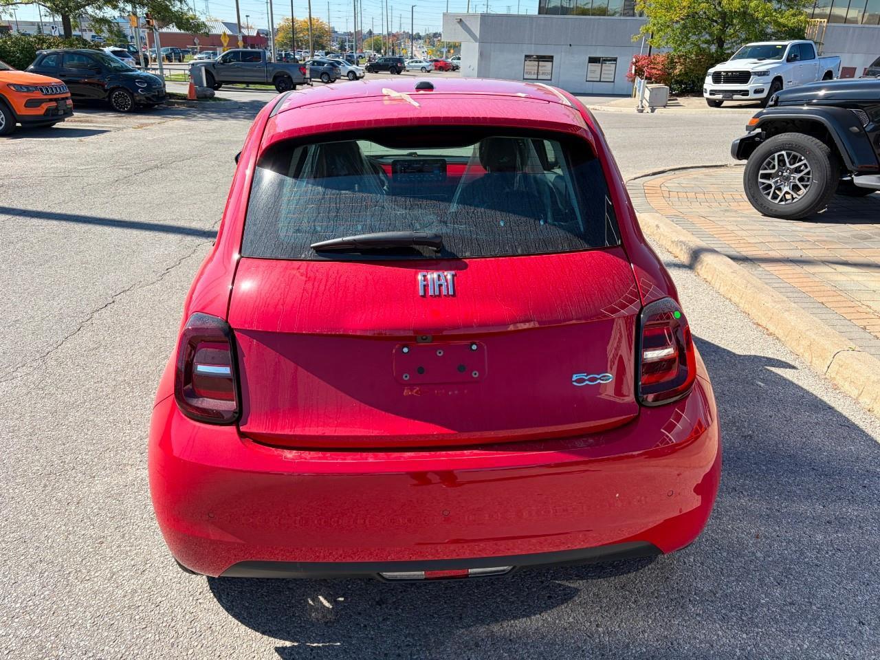 2025 Fiat 500E Base 2dr Hatchback Photo