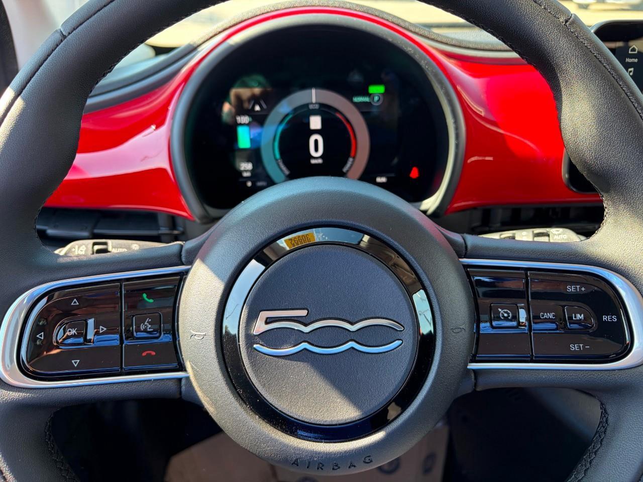 2025 Fiat 500E Base 2dr Hatchback Photo