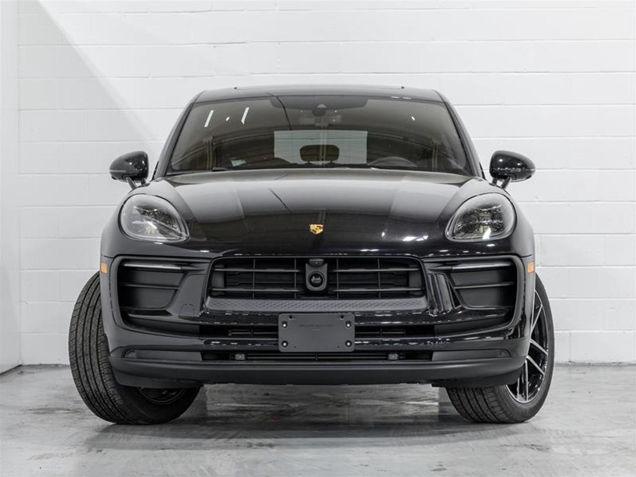 2025 Porsche Macan  Photo