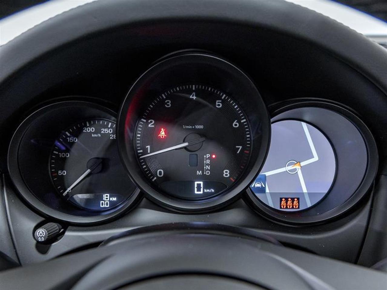 2025 Porsche Macan  Photo