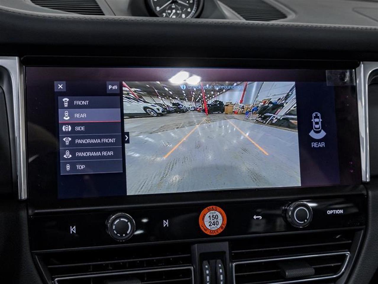 2025 Porsche Macan  Photo