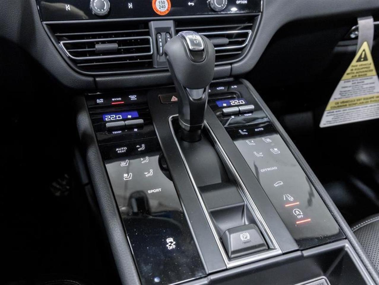 2025 Porsche Macan  Photo