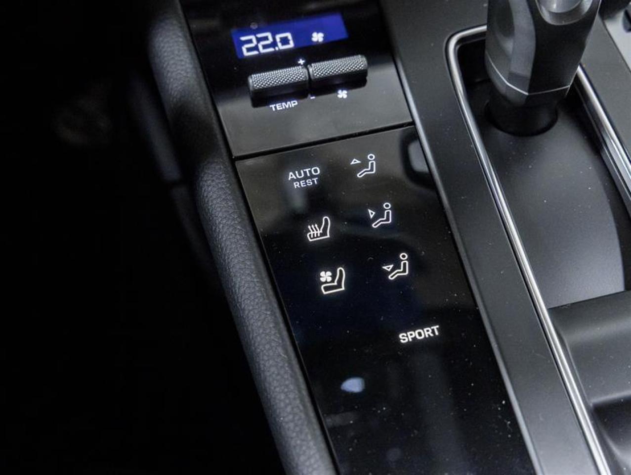 2025 Porsche Macan  Photo