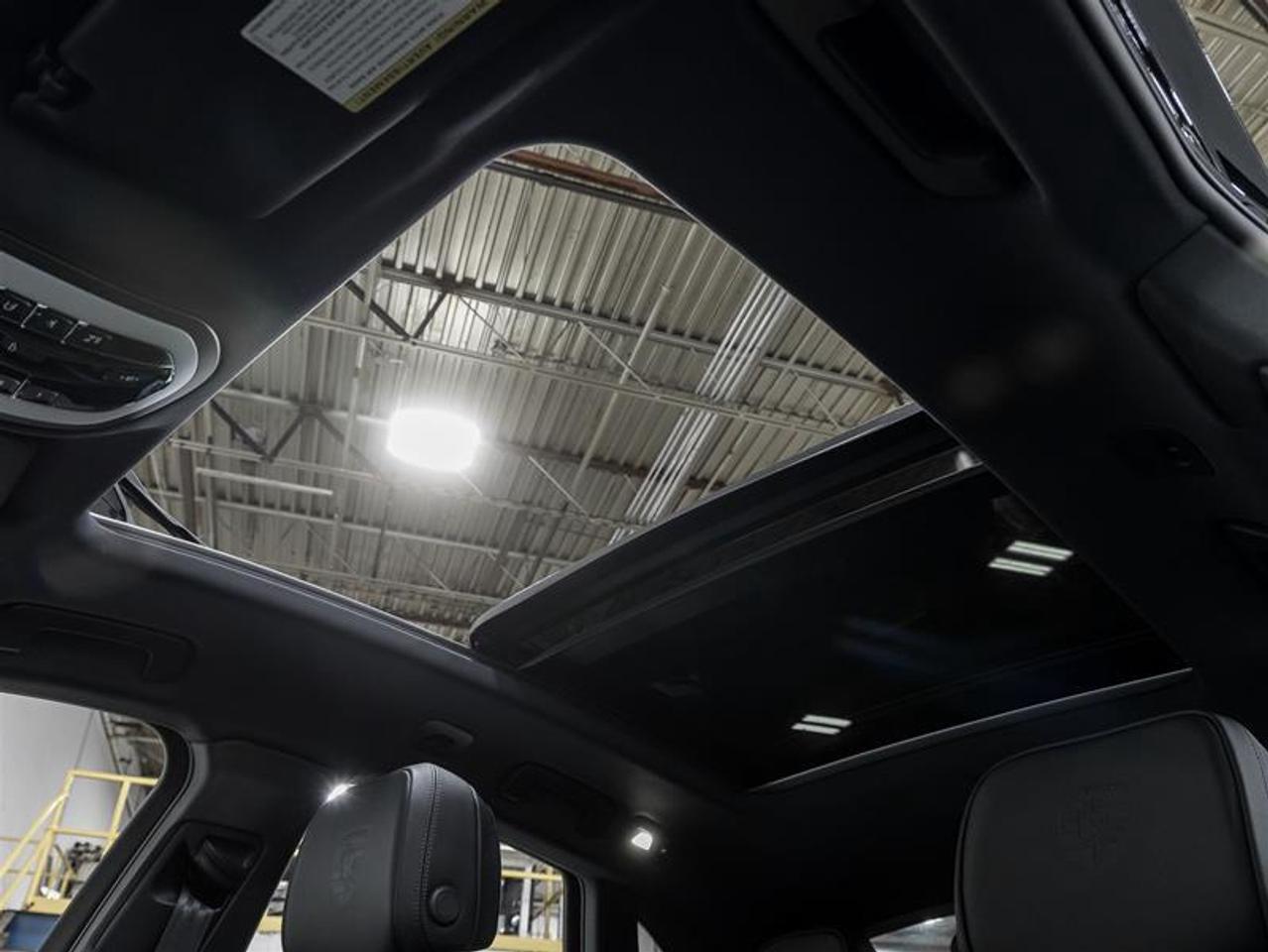 2025 Porsche Macan  Photo