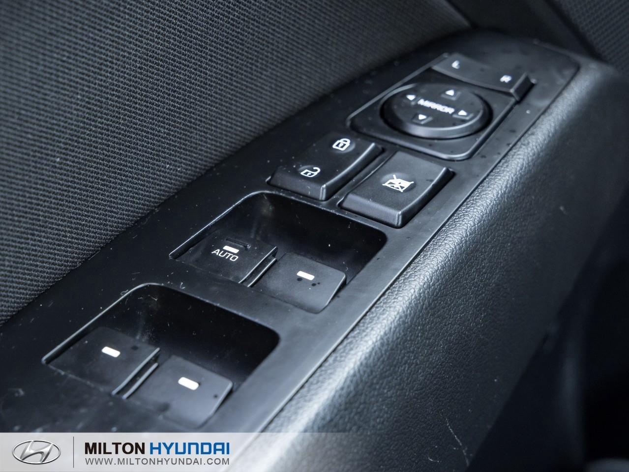 2018 Hyundai Elantra GL (A6) 4dr Sedan Photo