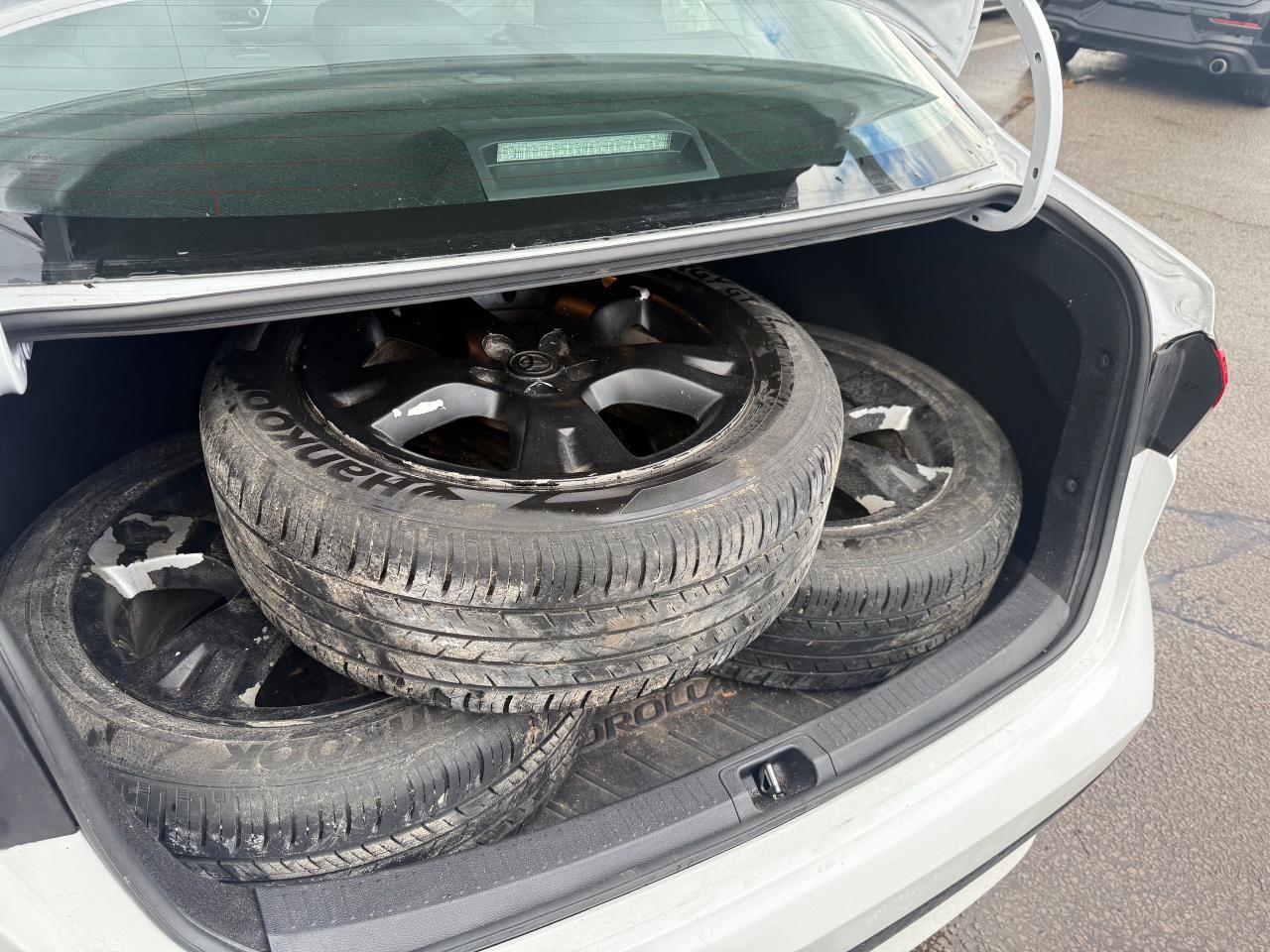 2022 Toyota Corolla LE 4DR SEDAN Photo