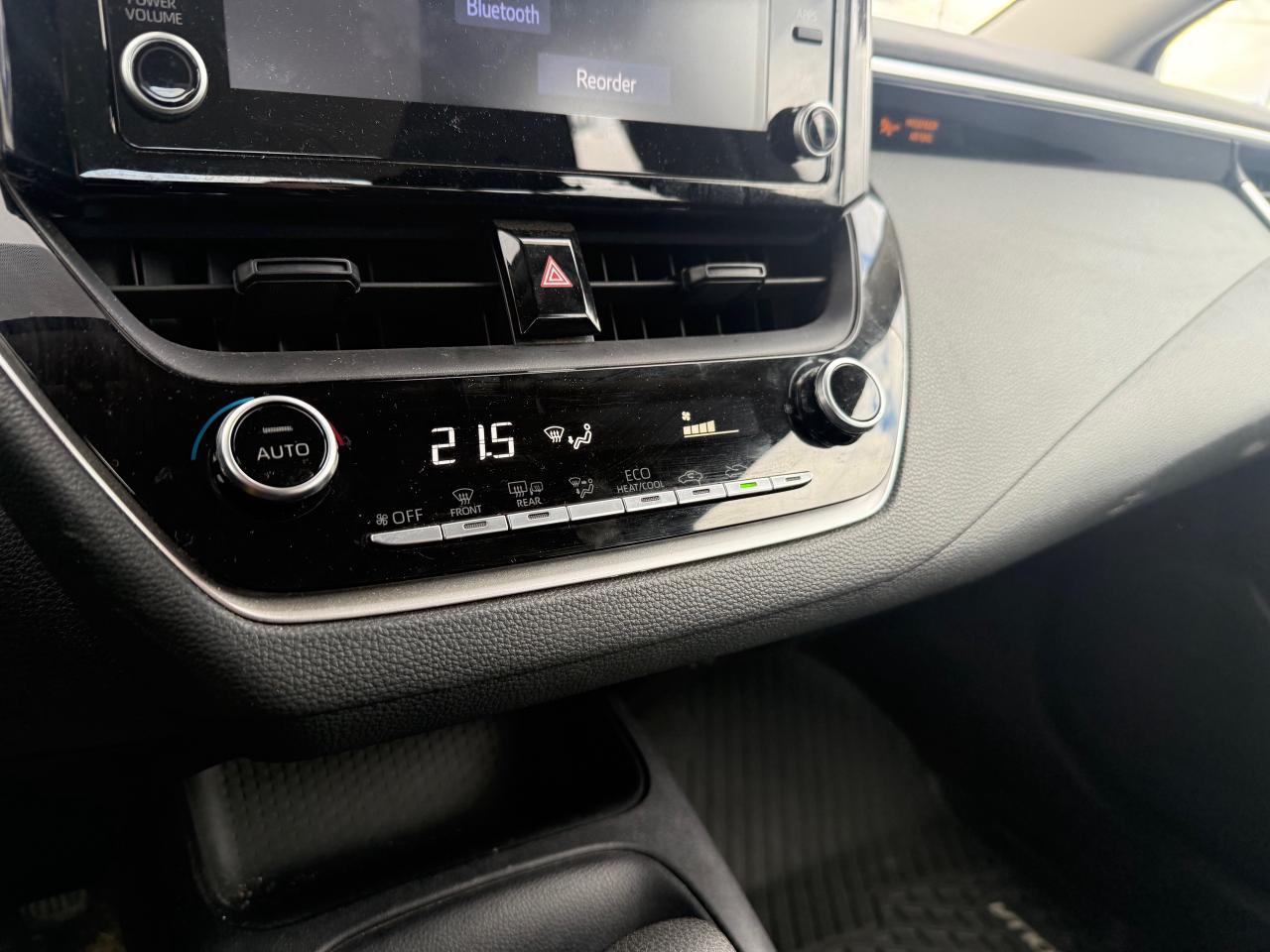 2022 Toyota Corolla LE 4DR SEDAN Photo