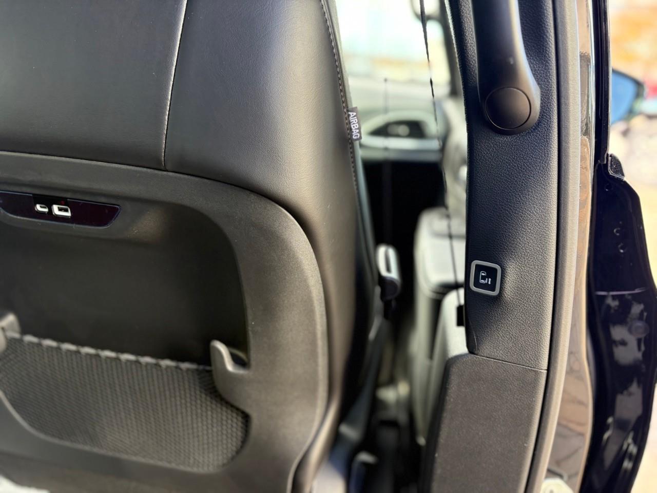 2026 Chrysler Pacifica Select Front-Wheel Drive Passenger Van Photo3