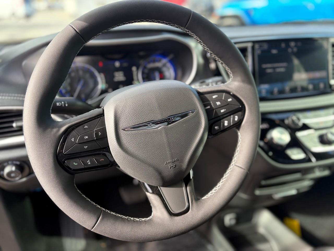 2026 Chrysler Pacifica Select Front-Wheel Drive Passenger Van Photo