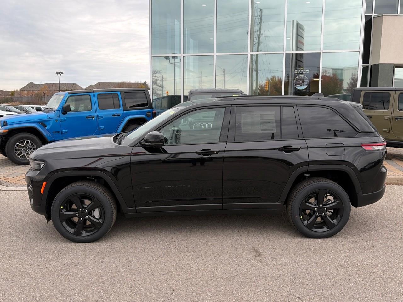 2025 Jeep Grand Cherokee Limited 4dr 4x4 Photo