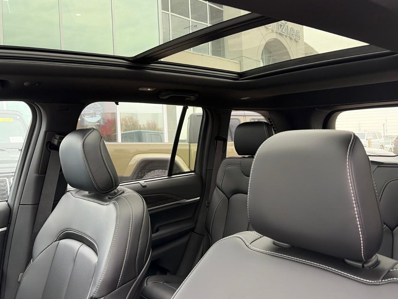 2025 Jeep Grand Cherokee Limited 4dr 4x4 Photo