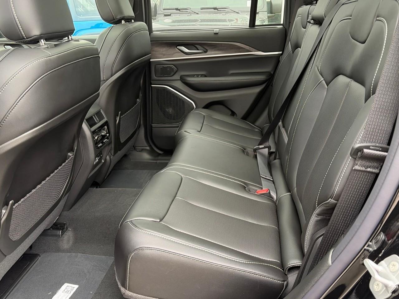 2025 Jeep Grand Cherokee Limited 4dr 4x4 Photo