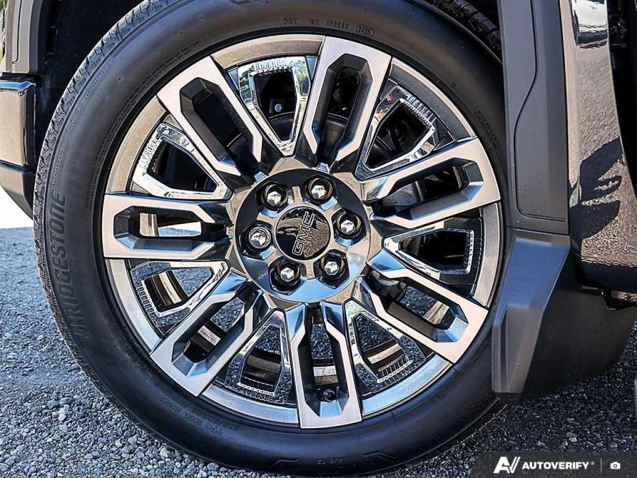 2026 GMC Sierra 1500 Crew Cab Short Box 4-Wheel Drive Denali Ultimate Photo