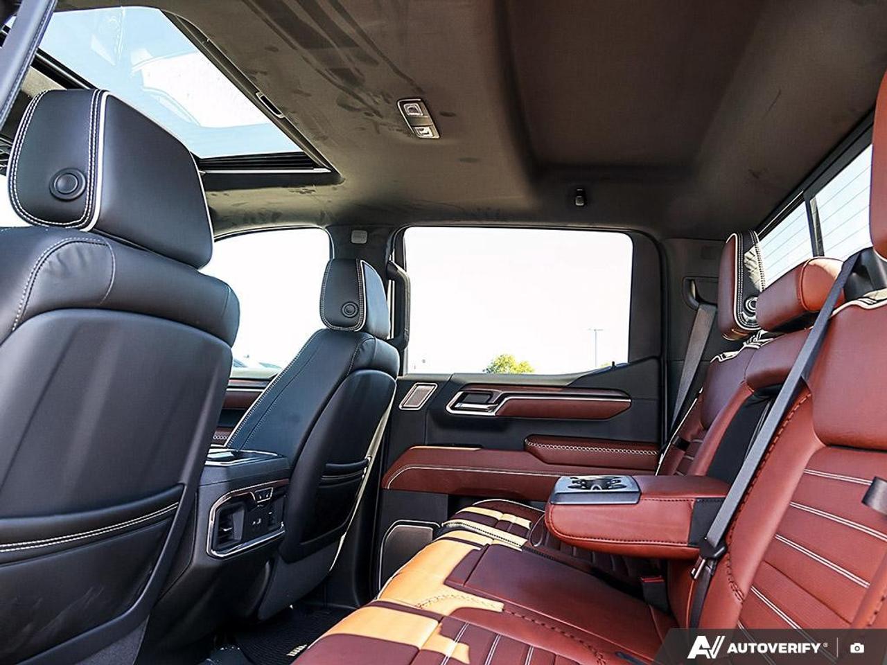 2026 GMC Sierra 1500 Crew Cab Short Box 4-Wheel Drive Denali Ultimate Photo