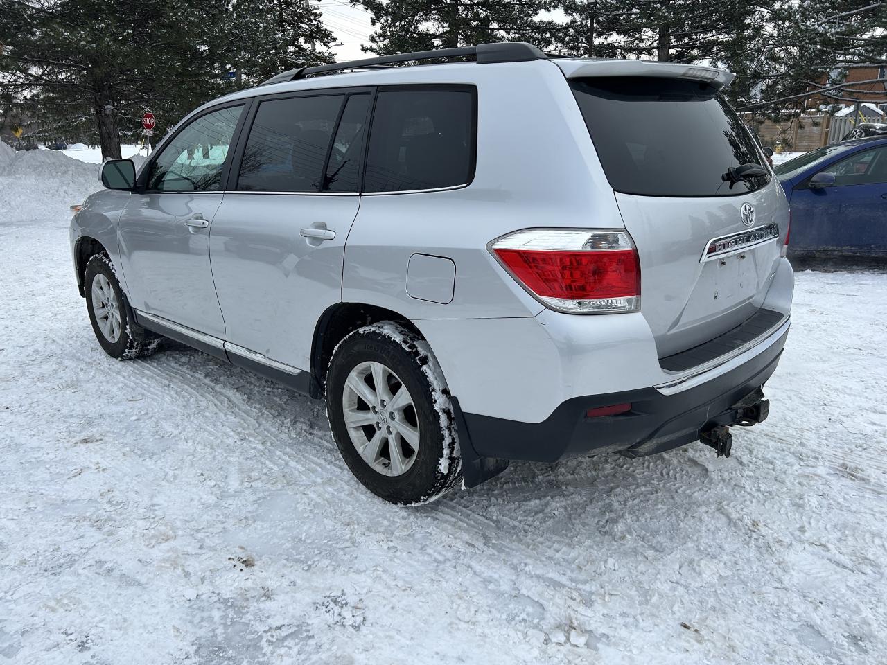 2013 Toyota Highlander LE AWD Photo