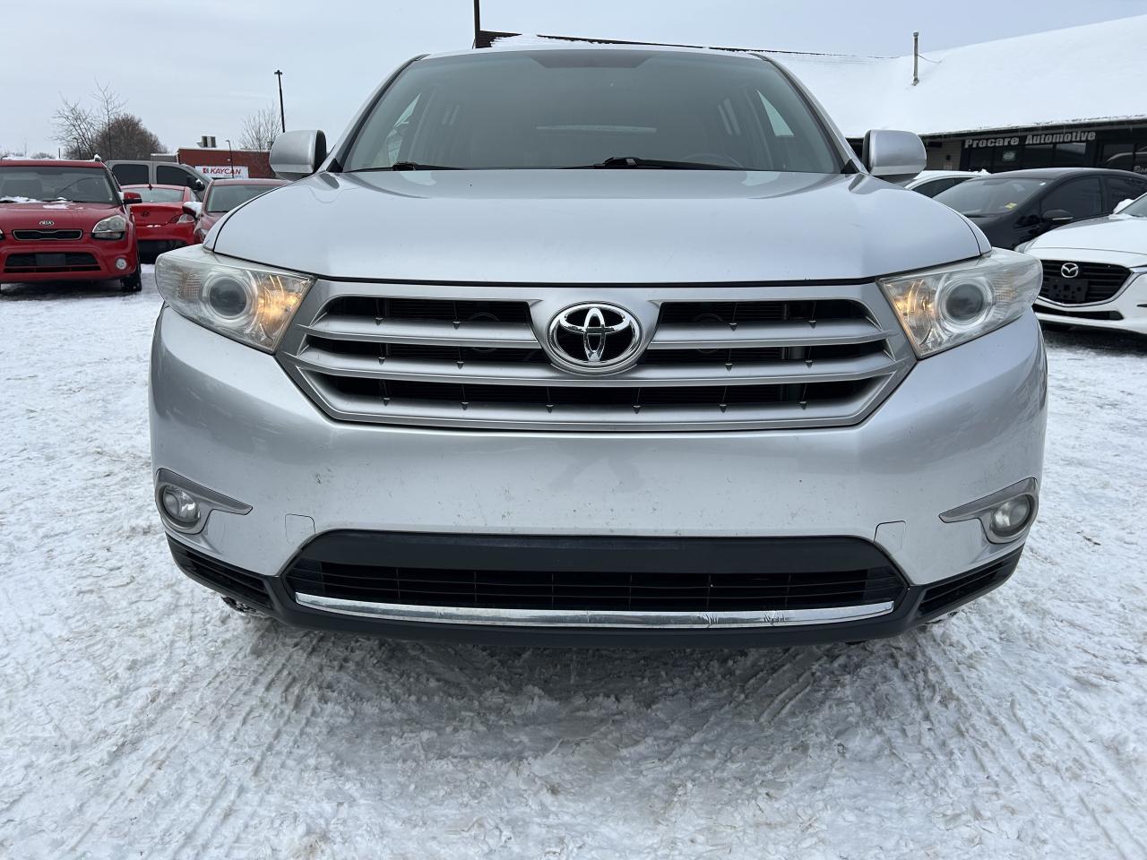 2013 Toyota Highlander LE AWD Photo