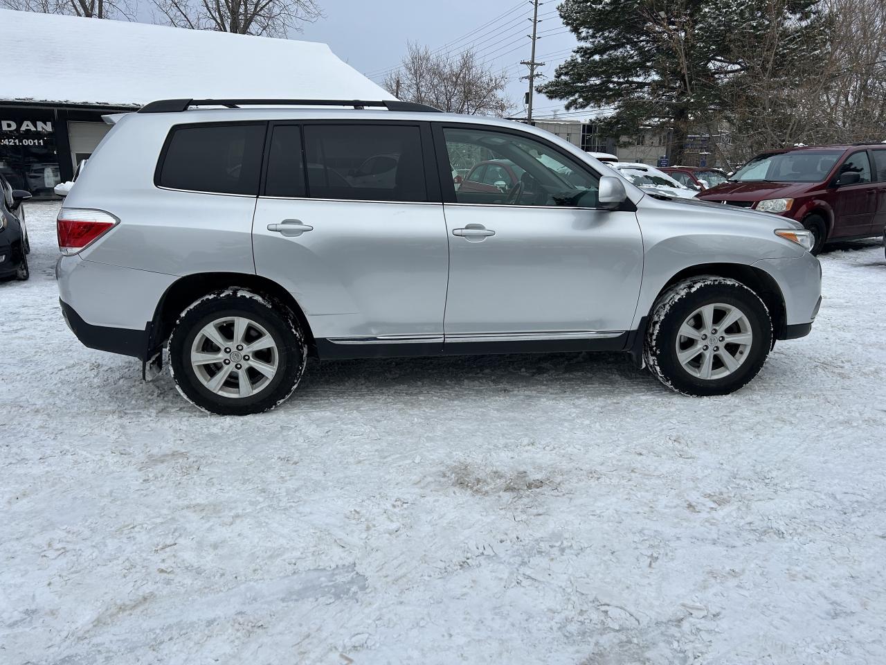 2013 Toyota Highlander LE AWD Photo