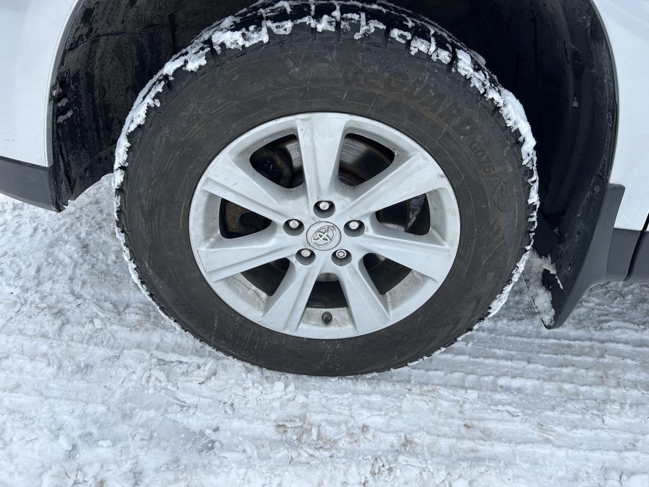 2013 Toyota Highlander LE AWD Photo