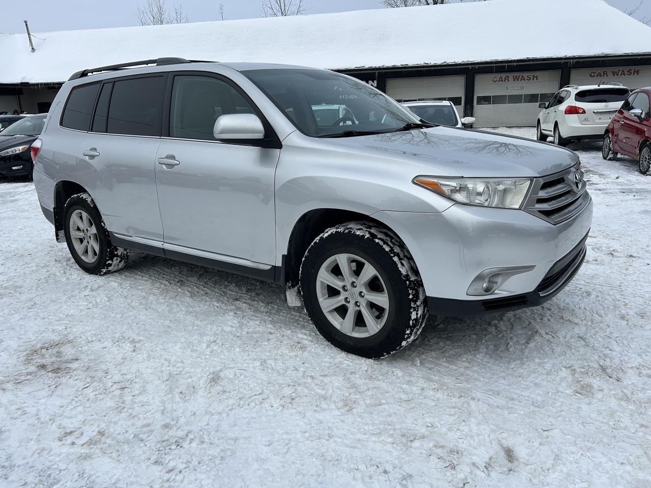 2013 Toyota Highlander LE AWD Photo