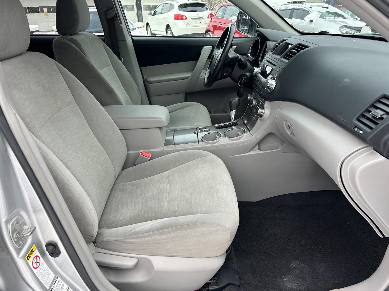 2013 Toyota Highlander LE AWD Photo