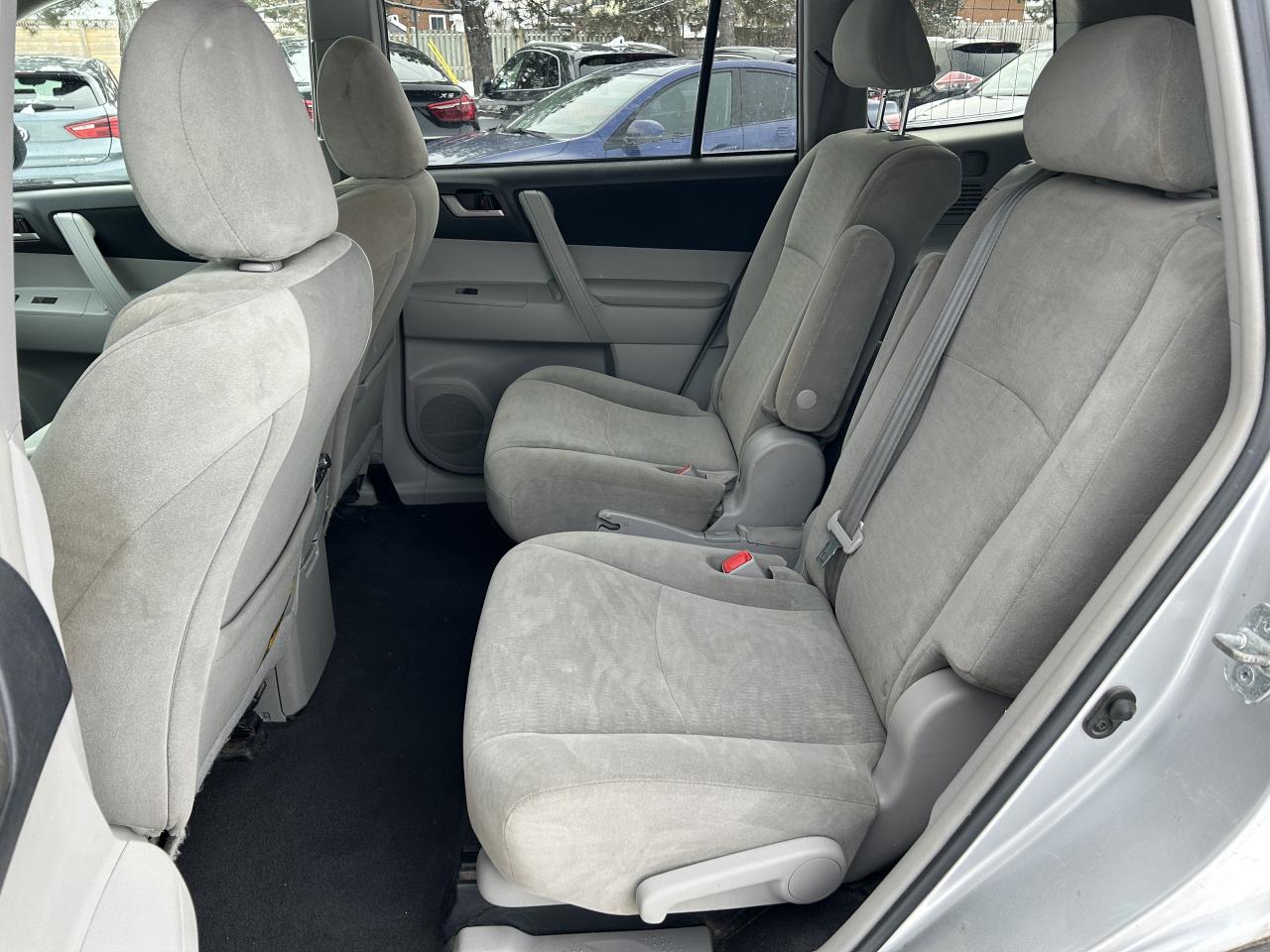 2013 Toyota Highlander LE AWD Photo