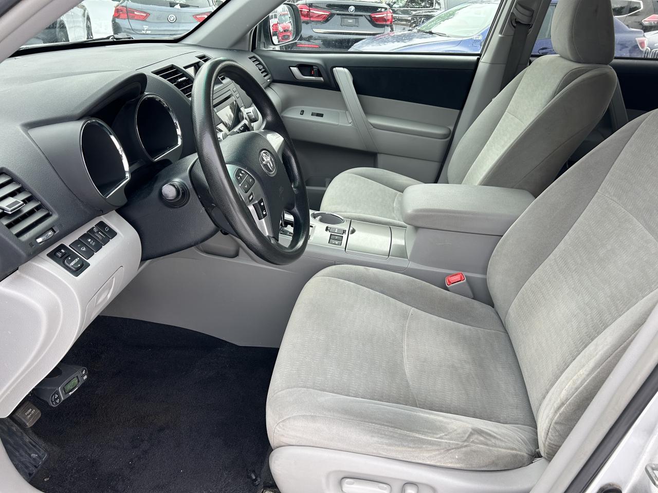 2013 Toyota Highlander LE AWD Photo