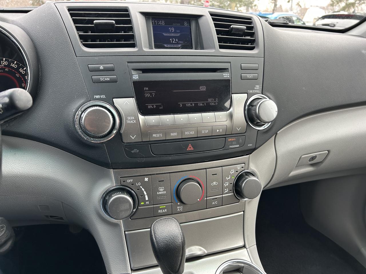 2013 Toyota Highlander LE AWD Photo