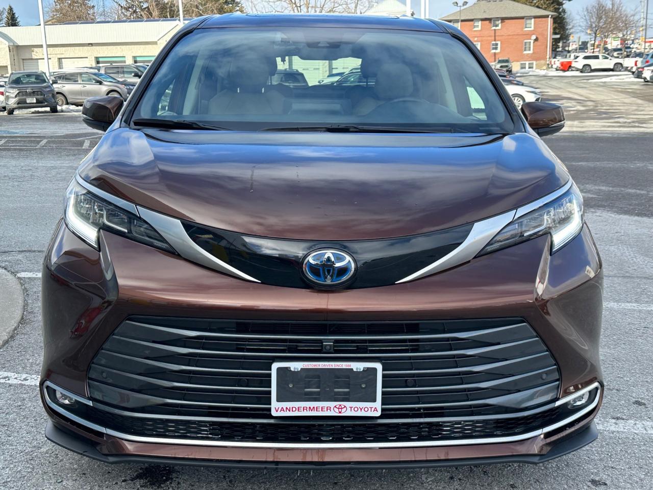 2024 Toyota Sienna Limited 7-Passenger 4dr All-Wheel Drive Passenger Van Photo2