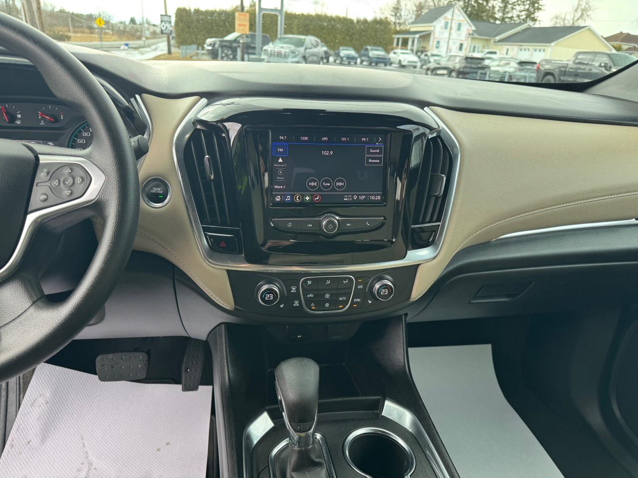 2023 Chevrolet Traverse AWD 4dr LS w/1LS Photo