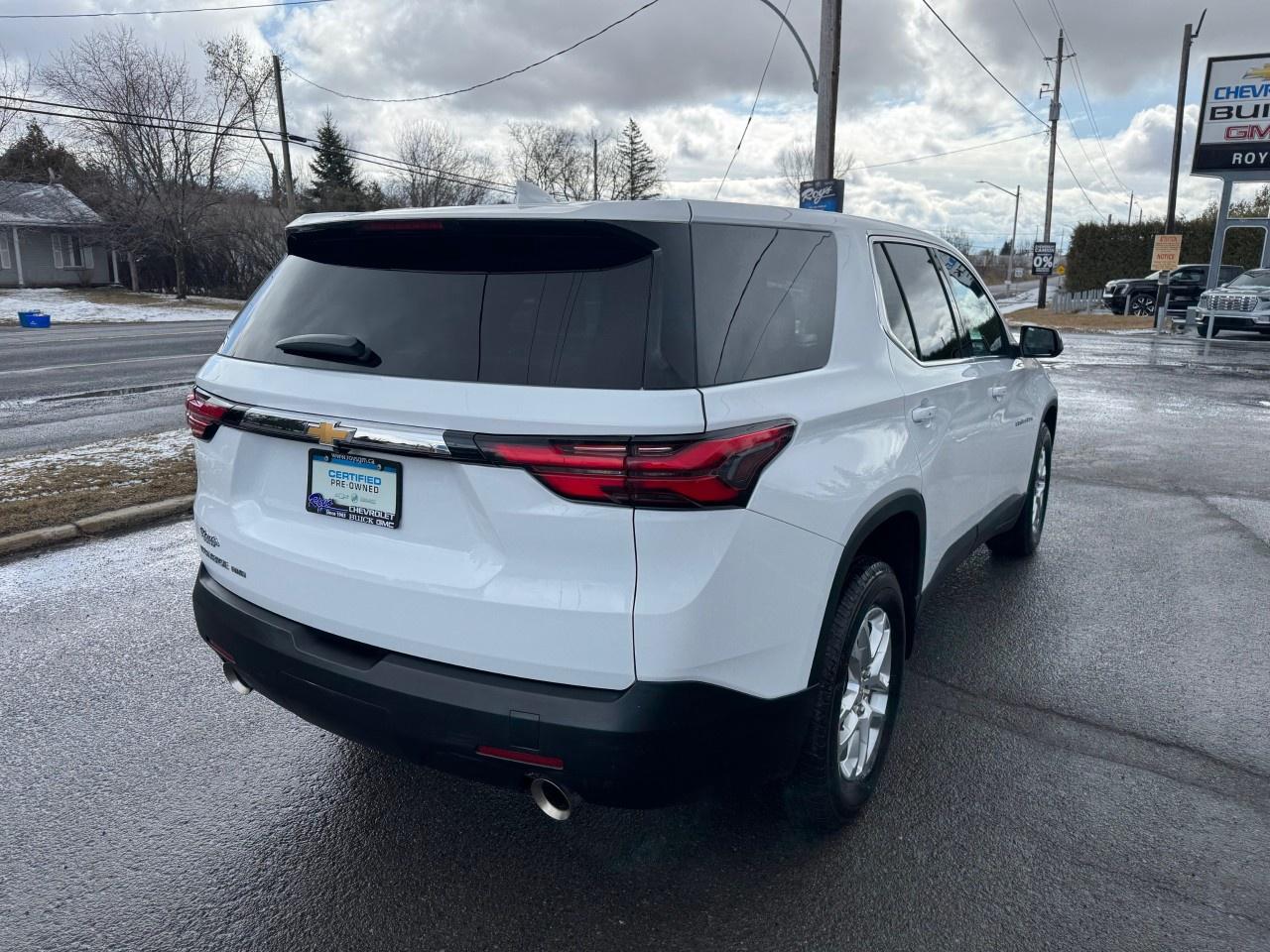 2023 Chevrolet Traverse AWD 4dr LS w/1LS Photo