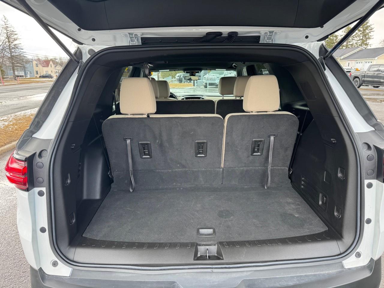 2023 Chevrolet Traverse AWD 4dr LS w/1LS Photo