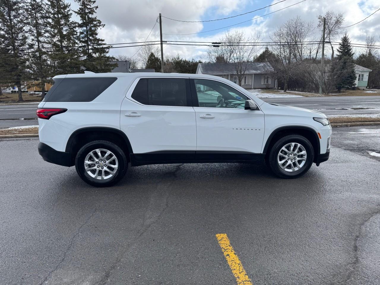 2023 Chevrolet Traverse AWD 4dr LS w/1LS Photo