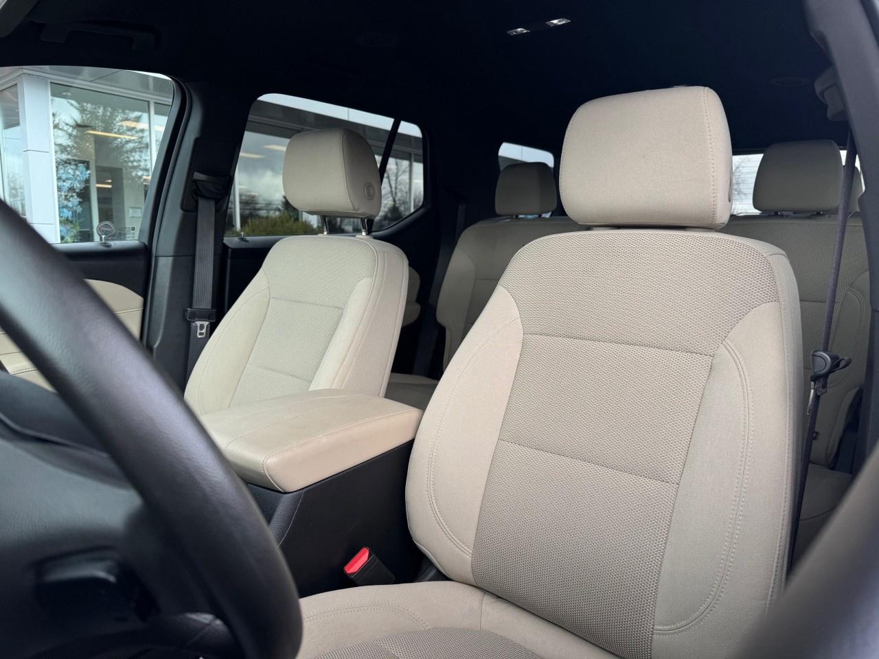 2023 Chevrolet Traverse AWD 4dr LS w/1LS Photo