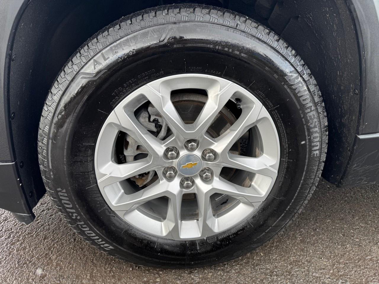 2023 Chevrolet Traverse AWD 4dr LS w/1LS Photo