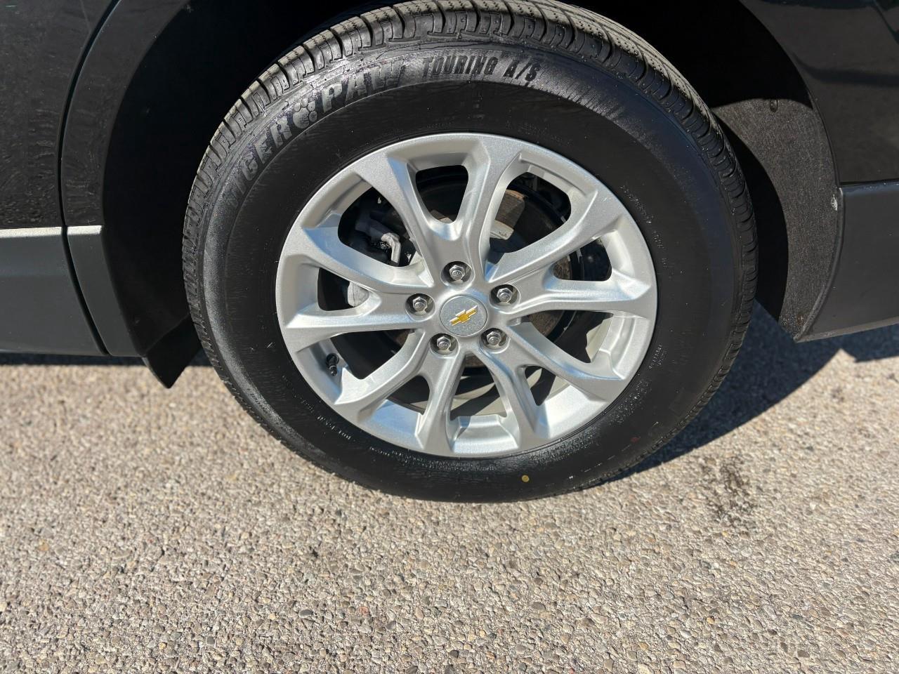 2021 Chevrolet Equinox LT w/1LT All-Wheel Drive Photo2