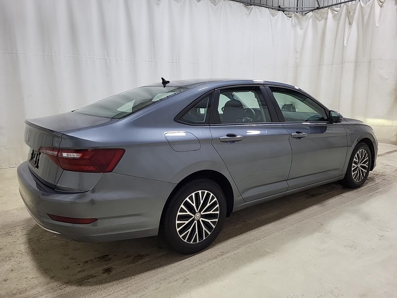 2021 Volkswagen Jetta Comfortline 6 Speed Manual Photo