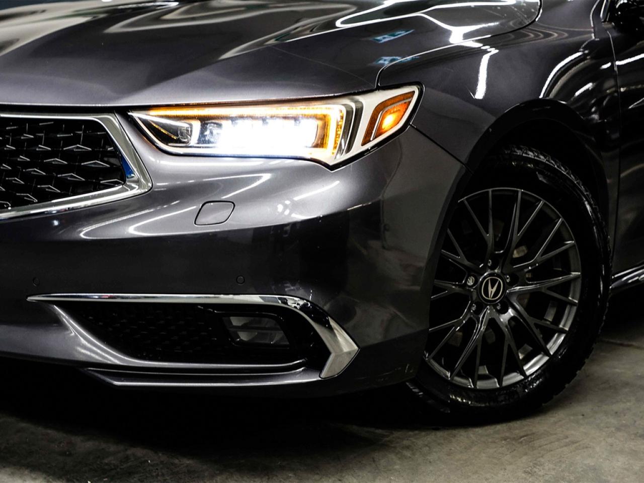 2018 Acura TLX  Photo2