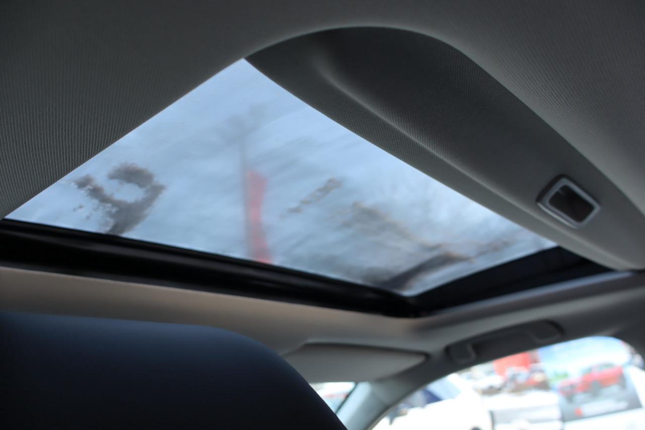 2022 Honda Civic Touring 4dr Sedan Photo